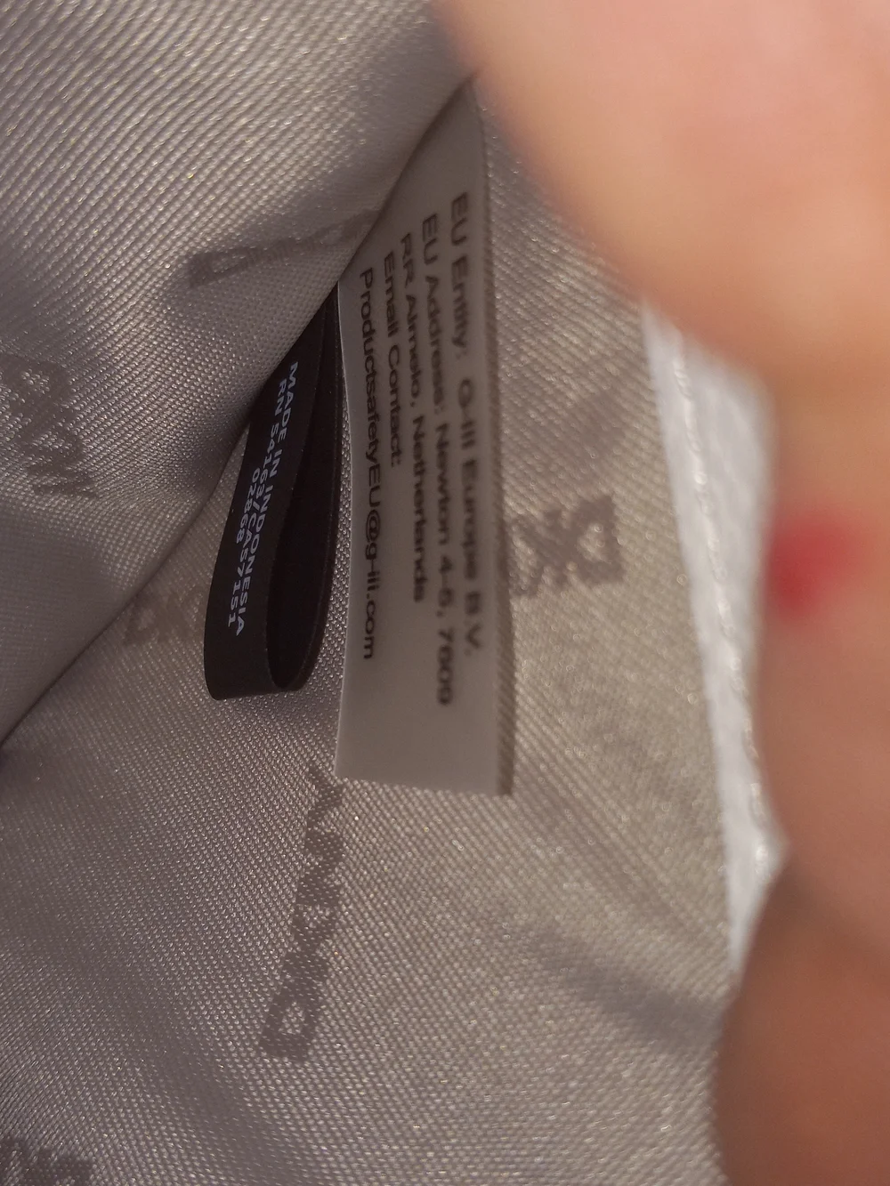NWT- DKNY White and Black Graffiti Wallet